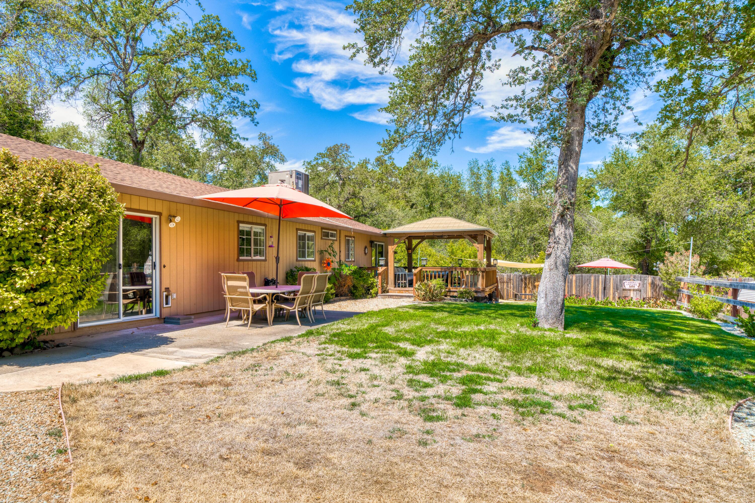 9851 Forgotten Trail Redding, CA 96003 - Photo 24 of 35 Backyard
