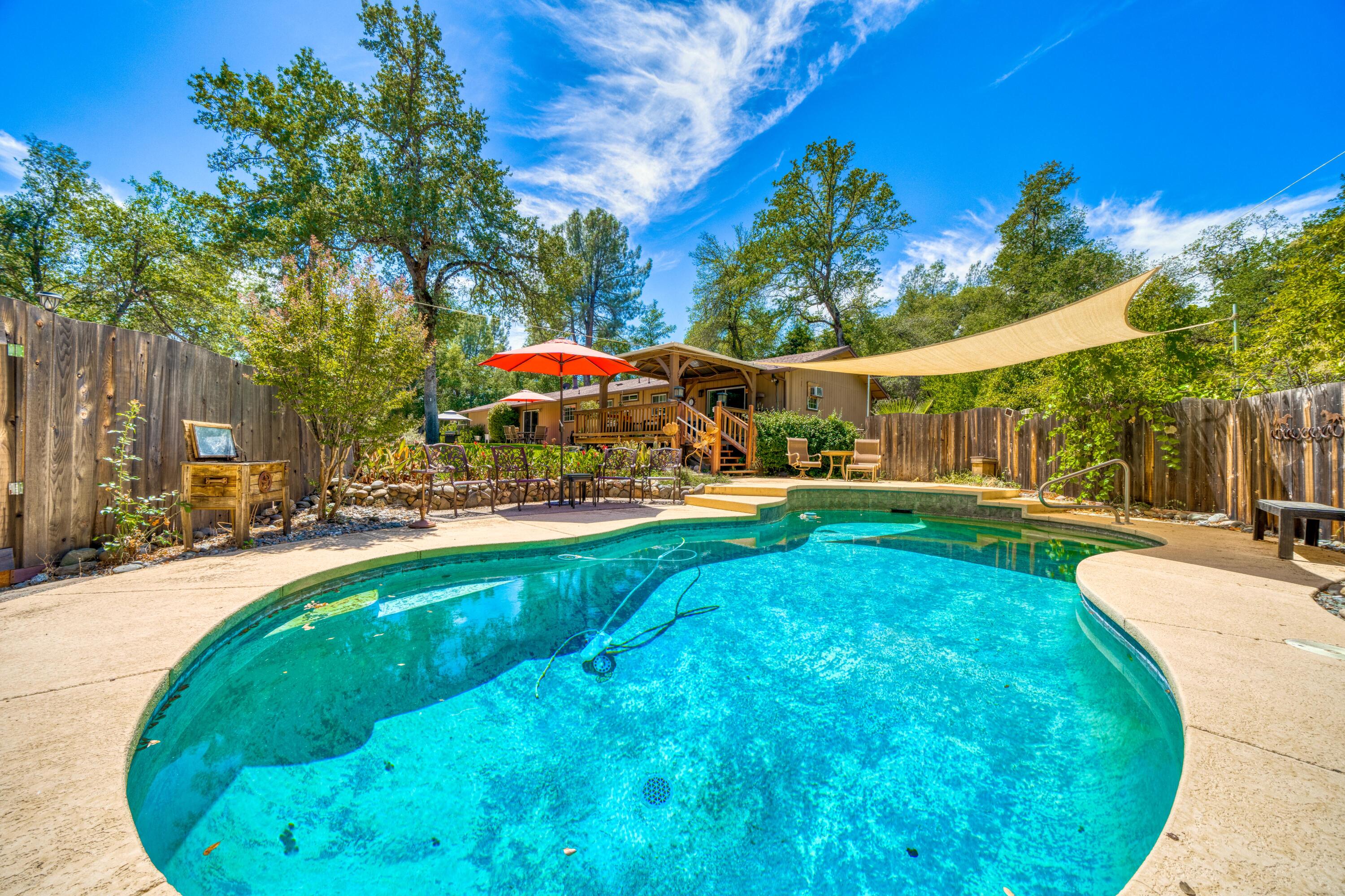 9851 Forgotten Trail Redding, CA 96003 - Photo 26 of 35 Pool