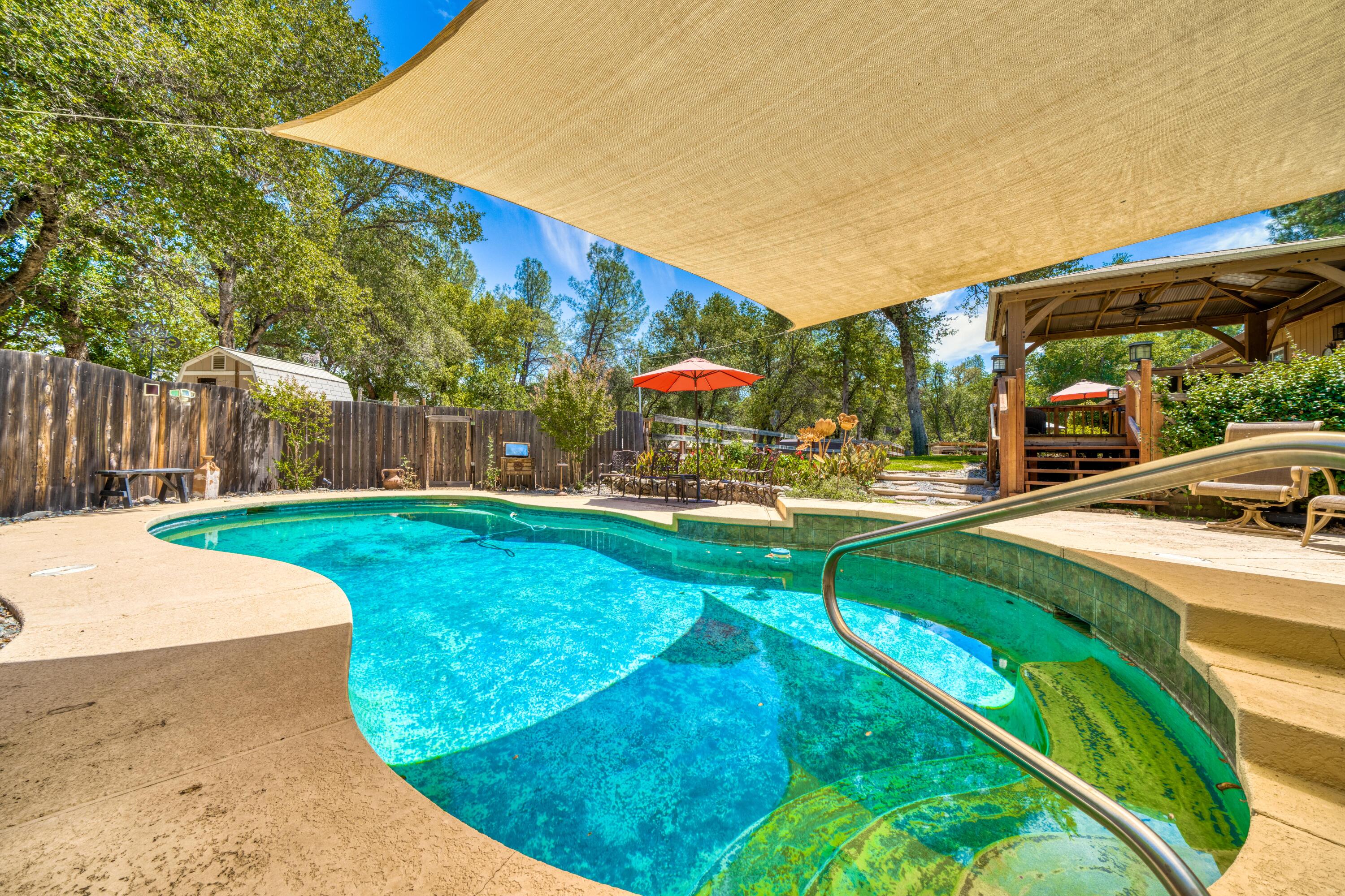 9851 Forgotten Trail Redding, CA 96003 - Photo 28 of 35 Pool