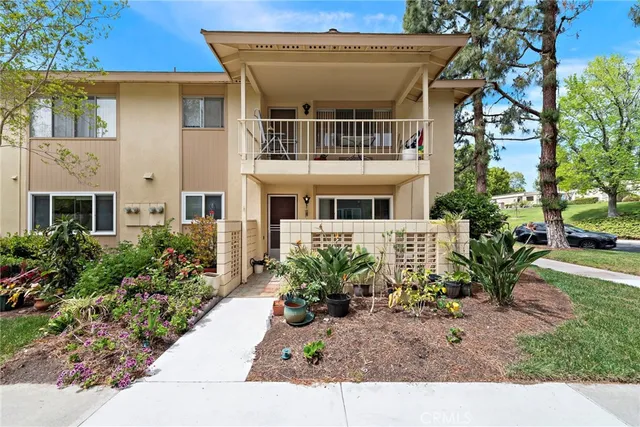 $255,000 | 174 Avenida Majorca, Unit A, Laguna Woods, CA 92637