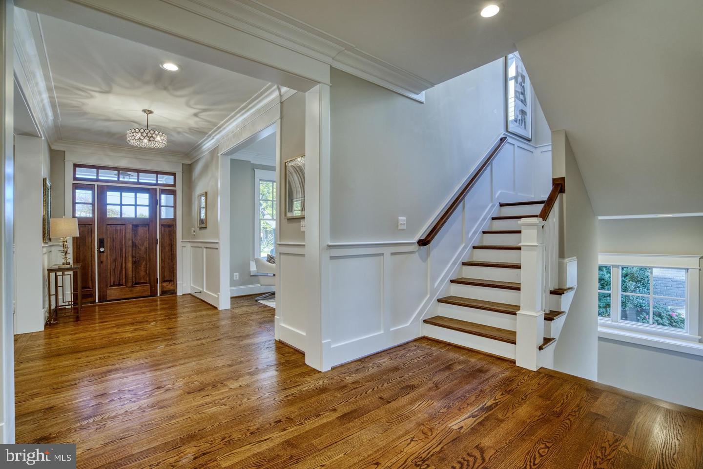 3008 North Rochester Street Arlington, VA 22213 - Photo 3 of 51 Gallery Image 3