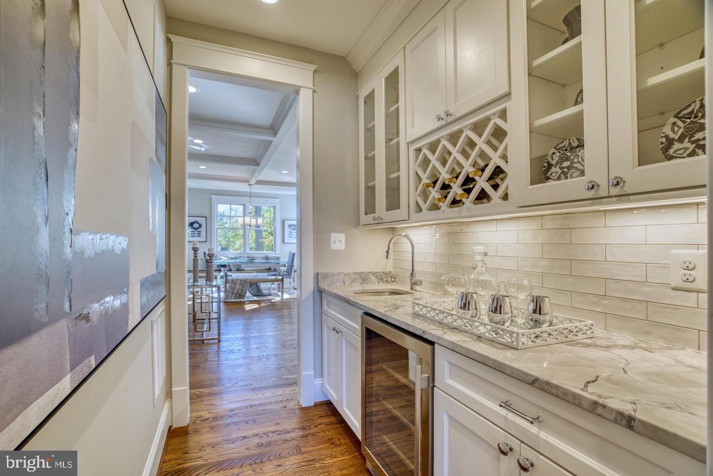 3008 North Rochester Street Arlington, VA 22213 - Photo 8 of 51 Gallery Image 8