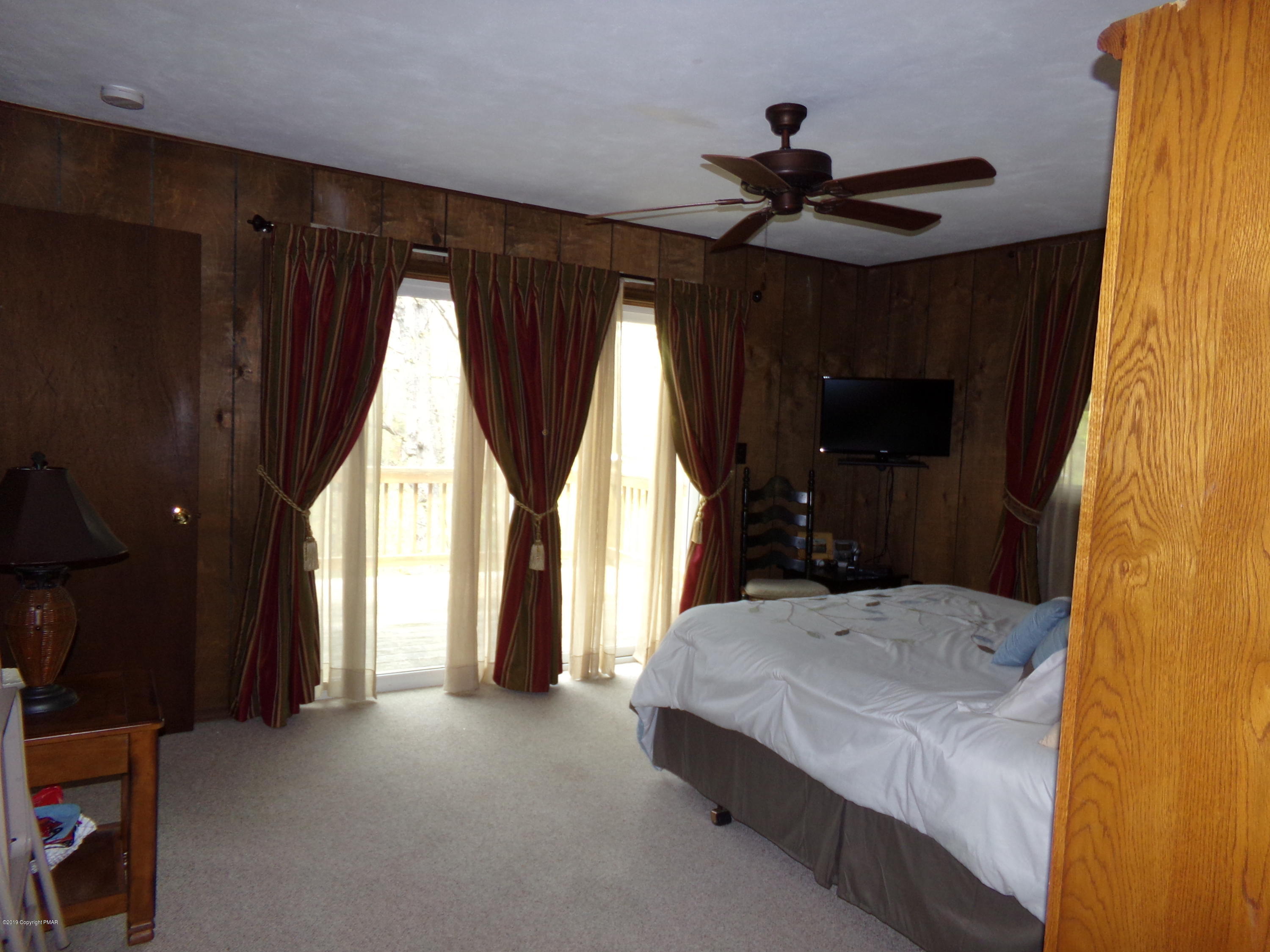313 Canterbury Road Bushkill, PA 18324 - Photo 14 of 38 15-Master Bedroom 2