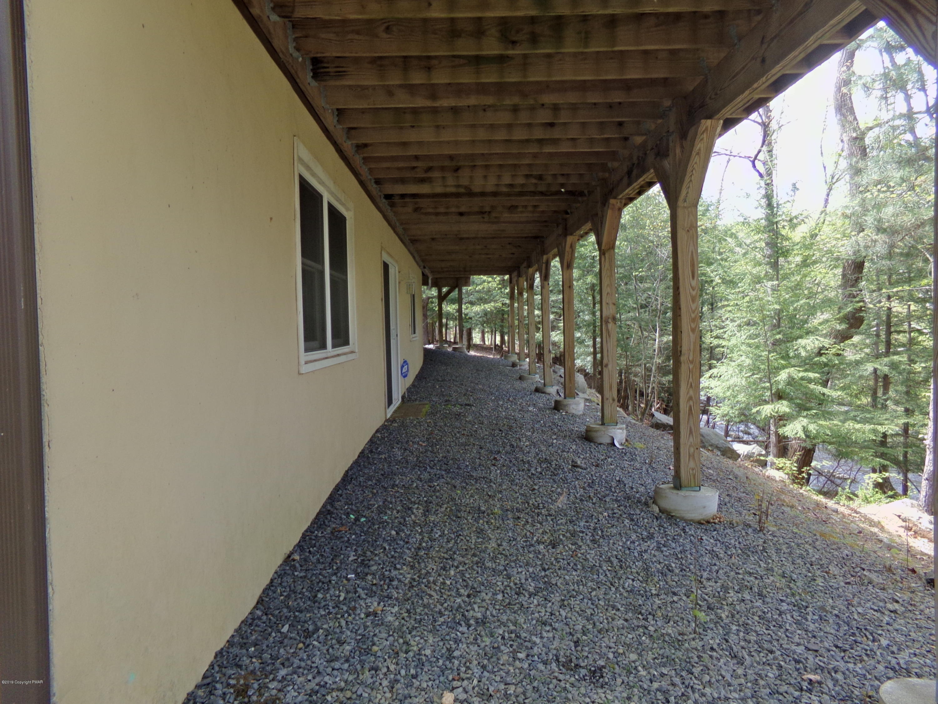 313 Canterbury Road Bushkill, PA 18324 - Photo 22 of 38 35-Lower Level Walk-out