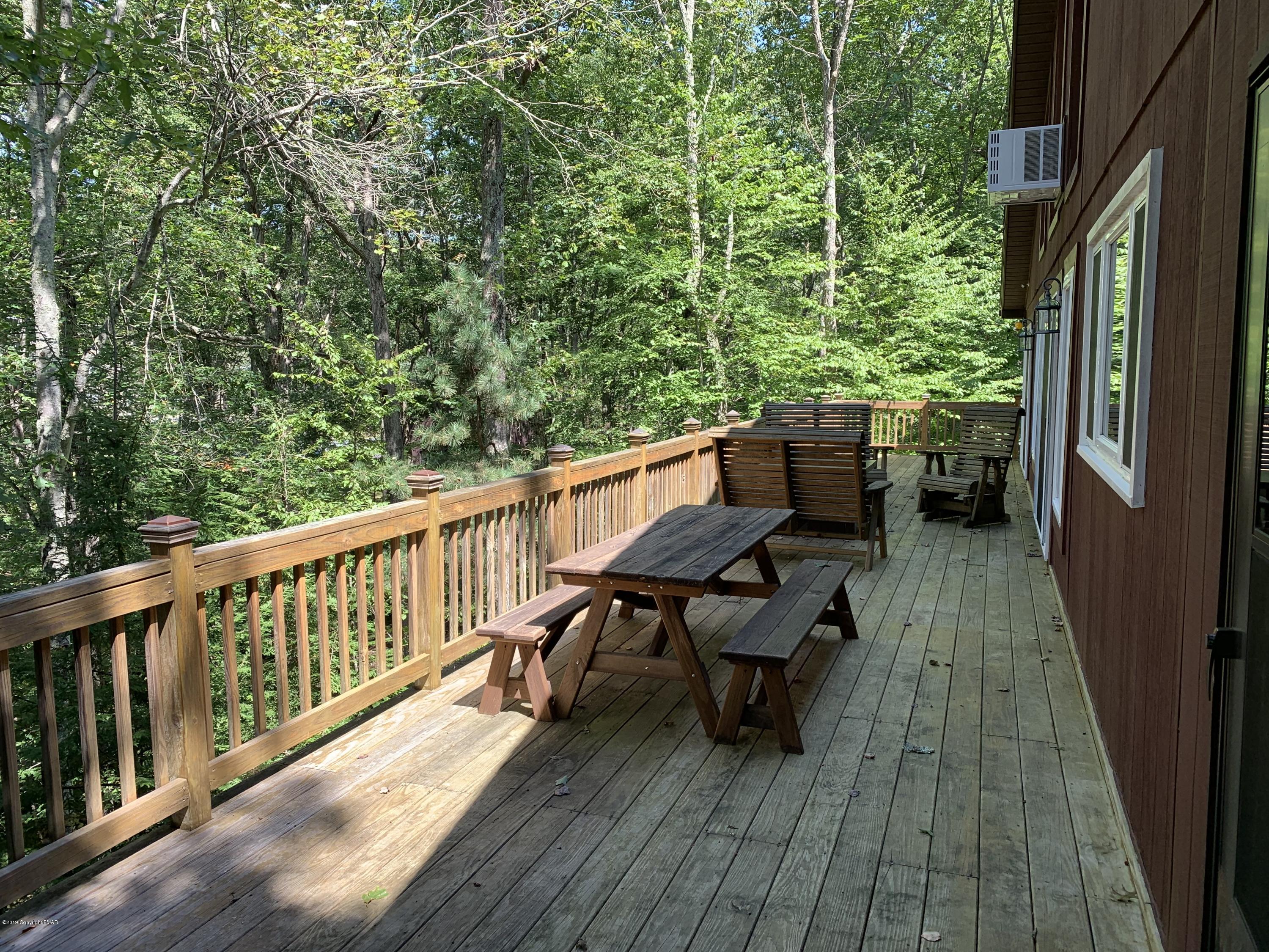 313 Canterbury Road Bushkill, PA 18324 - Photo 32 of 38 Deck 1