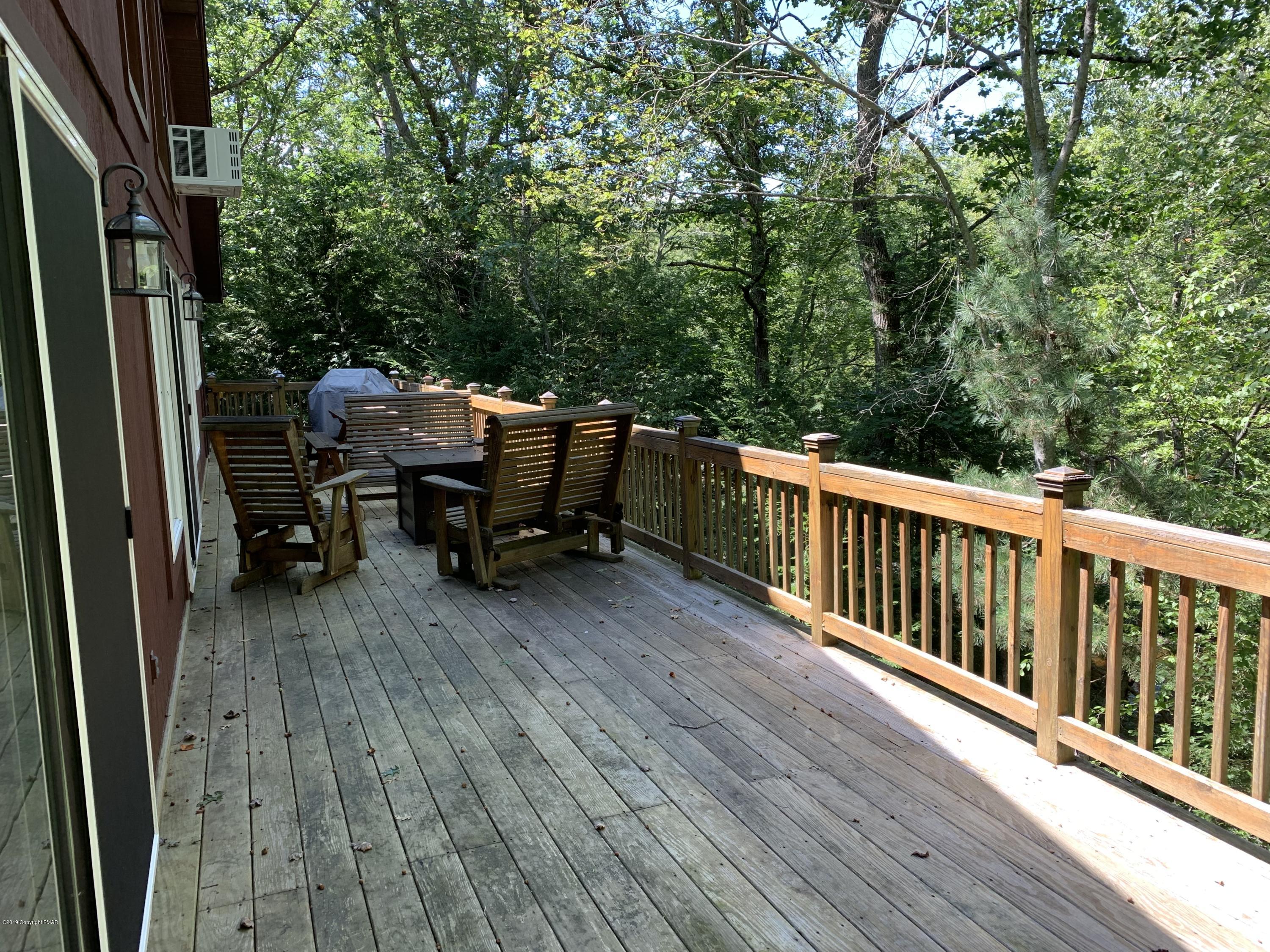 313 Canterbury Road Bushkill, PA 18324 - Photo 33 of 38 Deck 2