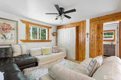 $1,075,000 | 22122 Southeast 51st Place, Issaquah, WA 98029