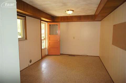 4326 Elms Road Flushing, MI 48433 - Photo 9 of 11 20376693-8.JPG