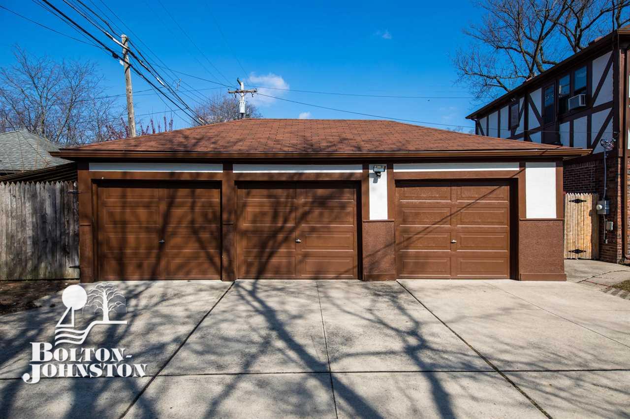 1175 Bishop Road Grosse Pointe, MI 48230 - Photo 48 of 53 31373555-47.JPG