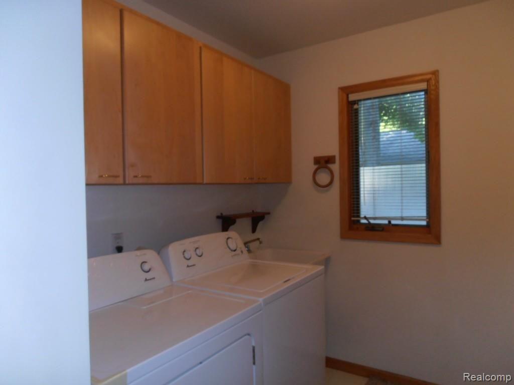 1111 Bloomer Road Rochester, MI 48307 - Photo 21 of 29 P8280144.jpg