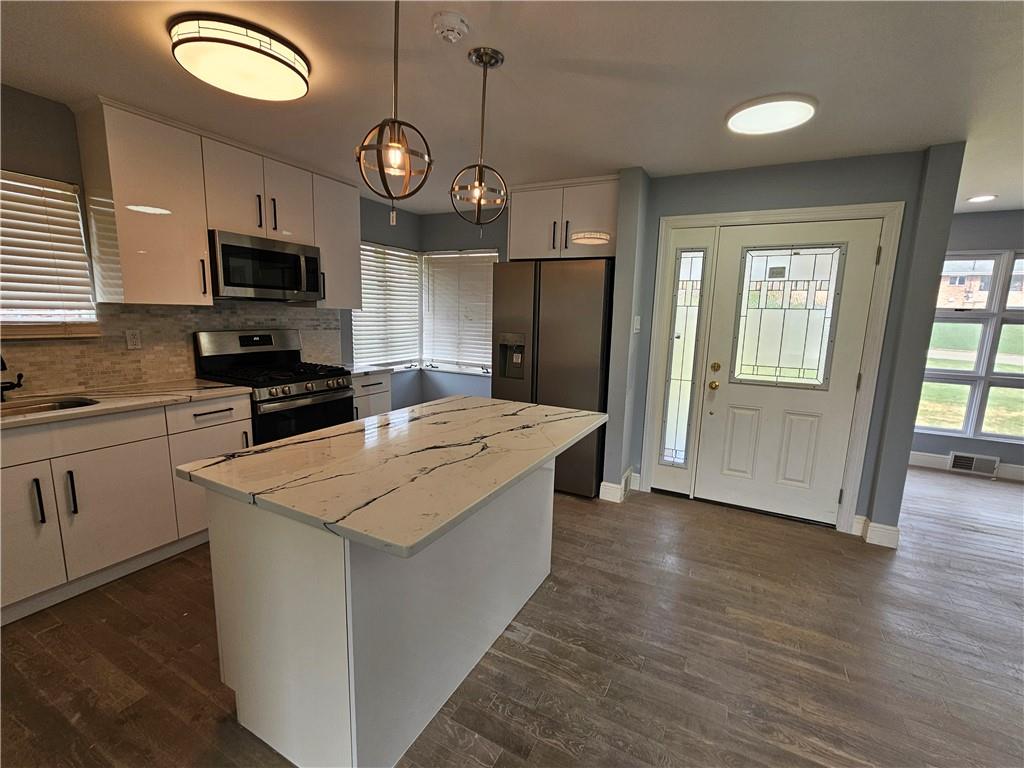 392 Center Grange Road Monaca, PA 15061 - Photo 7 of 25 kitchen/entry way