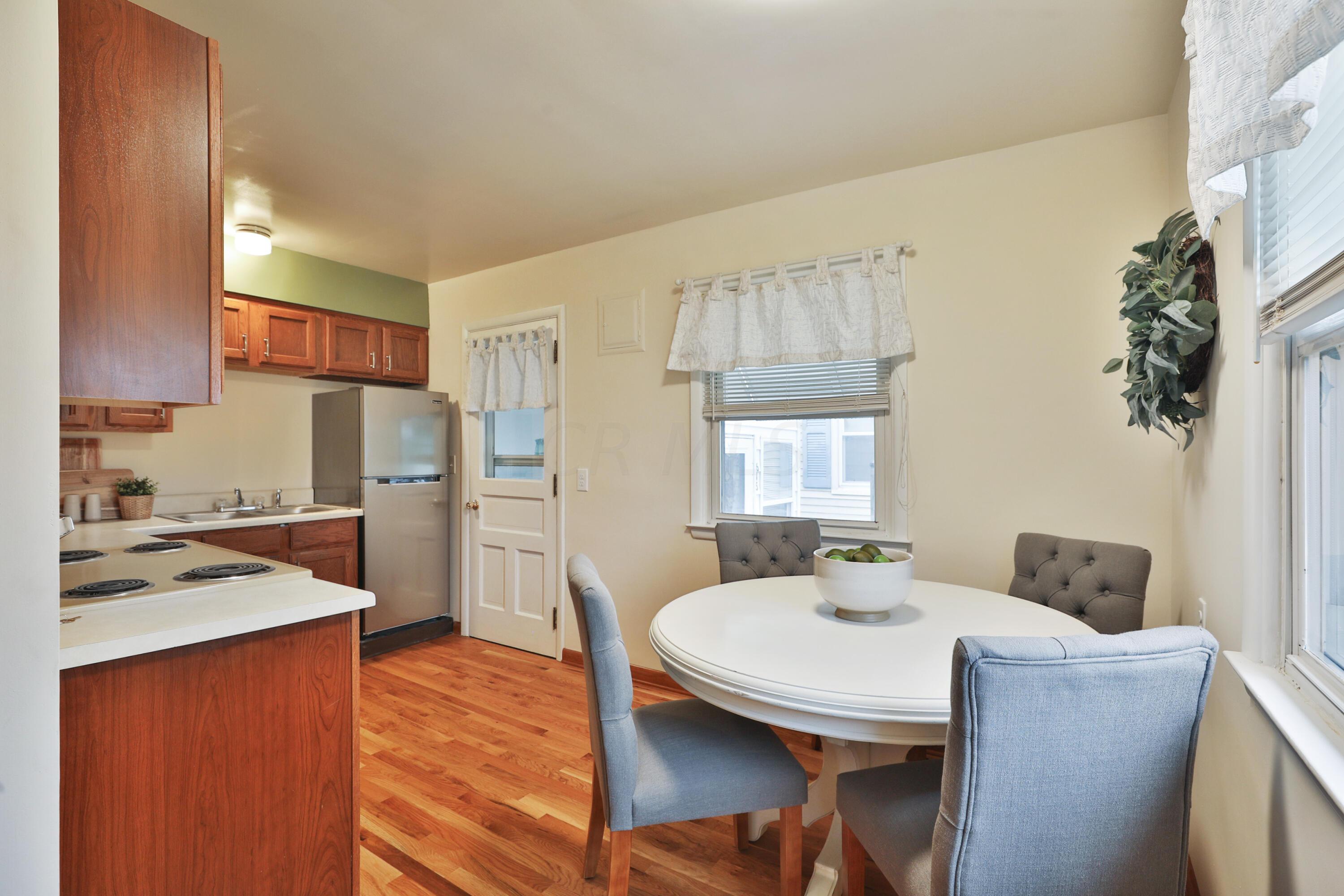 645 Morse Road Columbus, OH 43214 - Photo 9 of 41 Eat-in Kitchen
