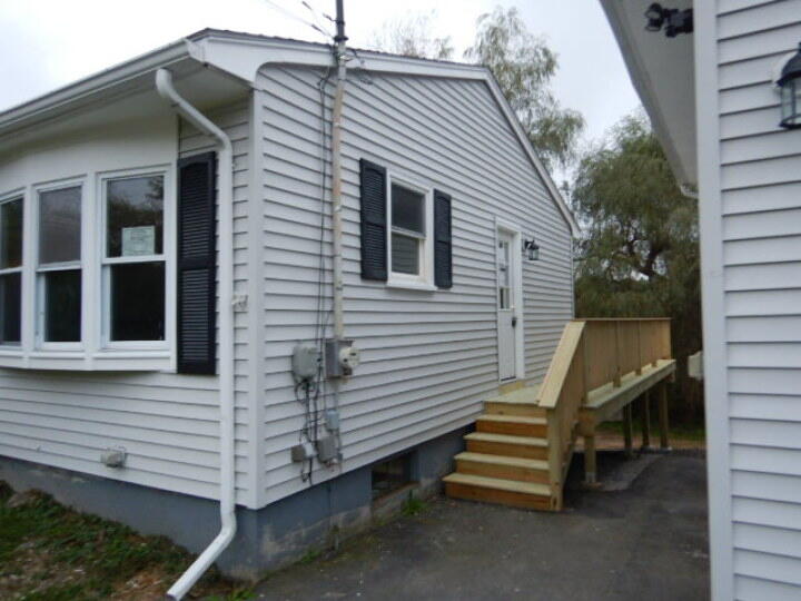 29 Washburn Drive Gorham, ME 04038 - Photo 3 of 22 DSCN4576