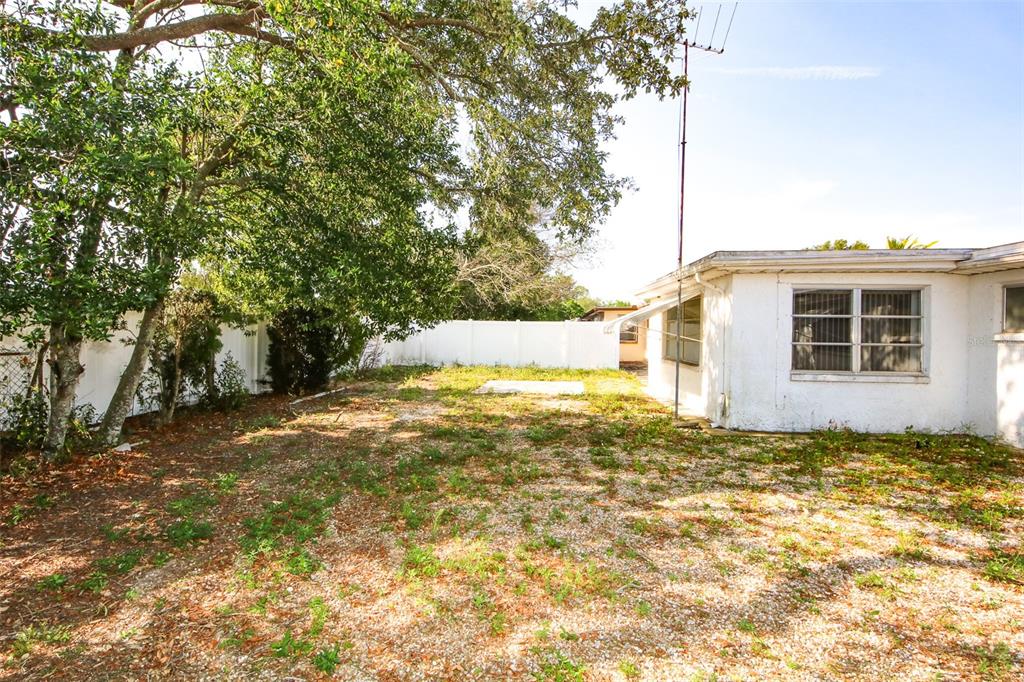10824 Queens Road Port Richey, FL 34668 - Photo 7 of 24 Gallery Image 7
