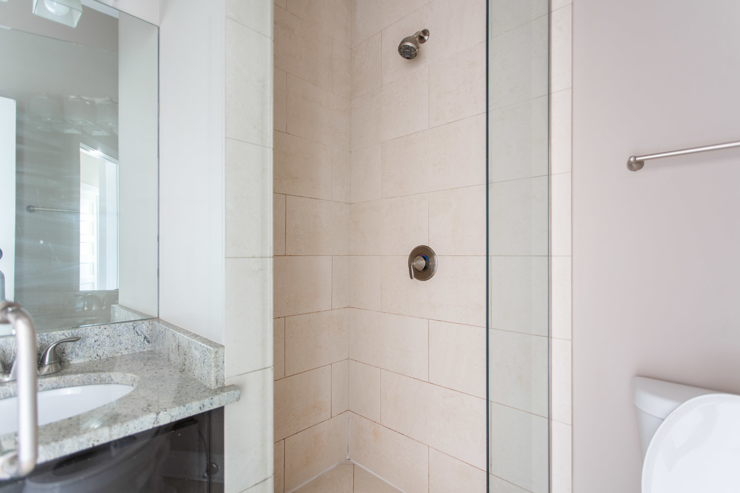 1525 West Addison Street, Unit 3 Chicago, IL 60613 - Photo 14 of 32