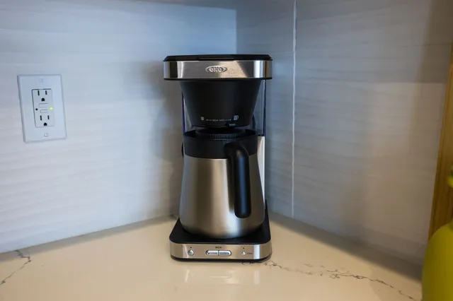 a close up view of a washer and dryer