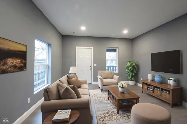 $1,149 | 117 North Colorado Avenue, Indianapolis, IN 46201