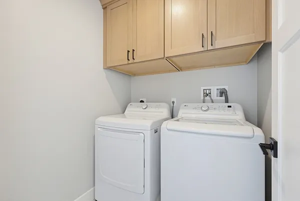 $3,800 | 81 West Street, Unit 81, Franklin, MA 02038