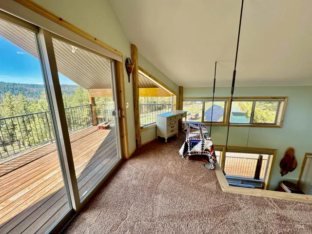 $518,000 | 23003 Deer Creek Road, Winchester, ID 83555