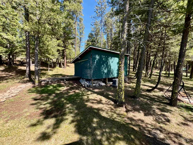 $518,000 | 23003 Deer Creek Road, Winchester, ID 83555