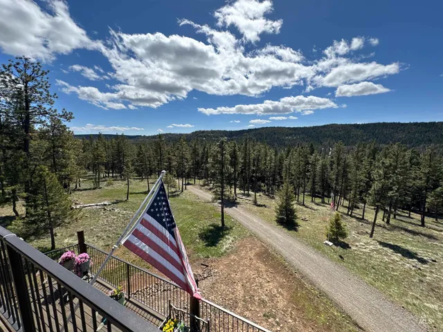 $518,000 | 23003 Deer Creek Road, Winchester, ID 83555