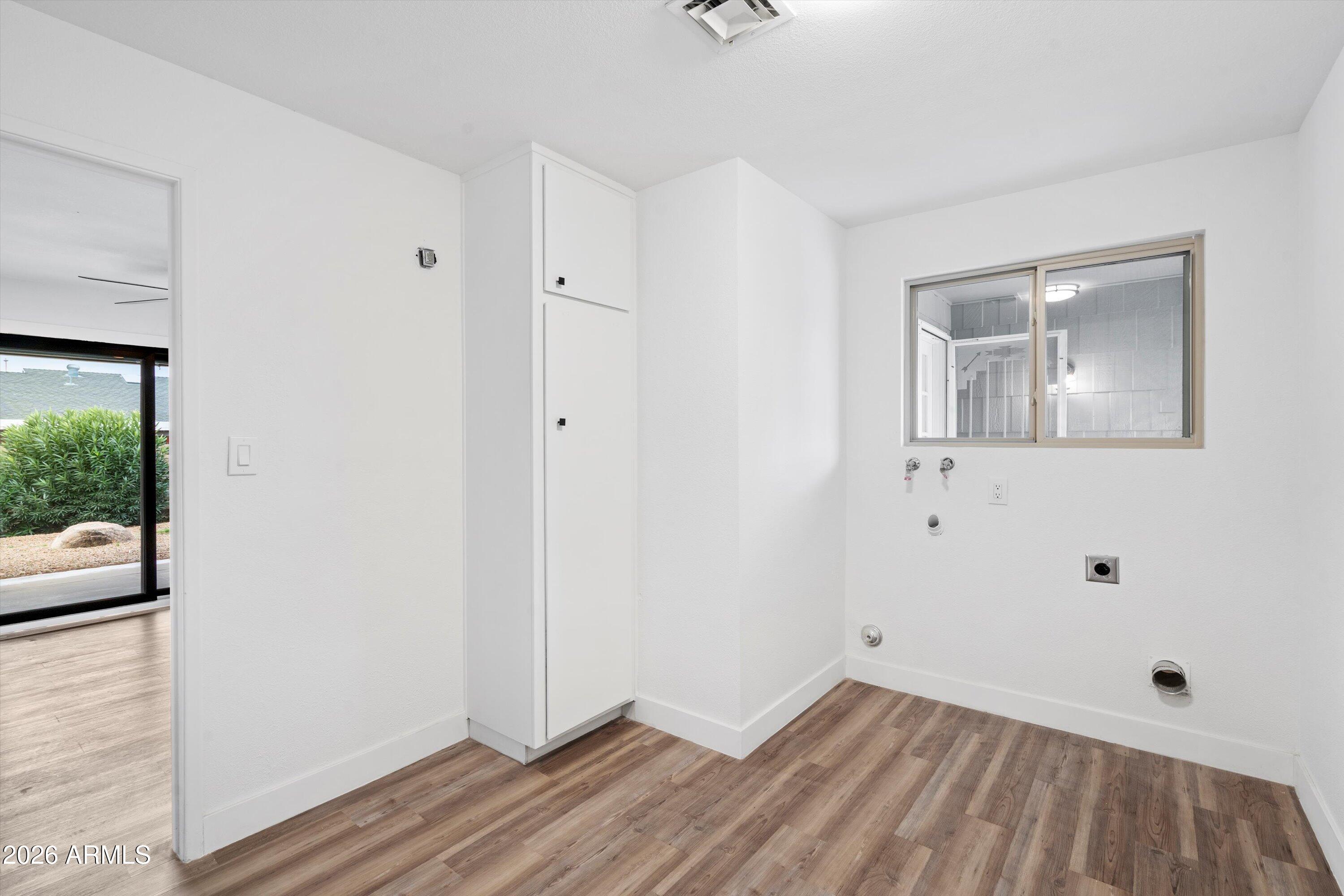4829 East Apache Circle Phoenix, AZ 85044 - Photo 15 of 20 26-Laundry Room