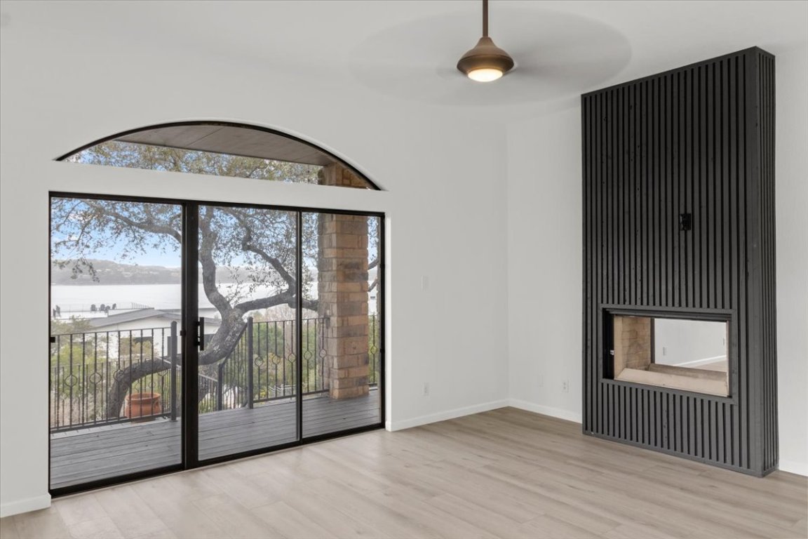 13816 Lakeview Drive Austin, TX 78732 - Photo 13 of 36 The primary offers direct outdoor access.