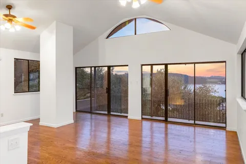 $929,999 | 13816 Lakeview Drive, Austin, TX 78732