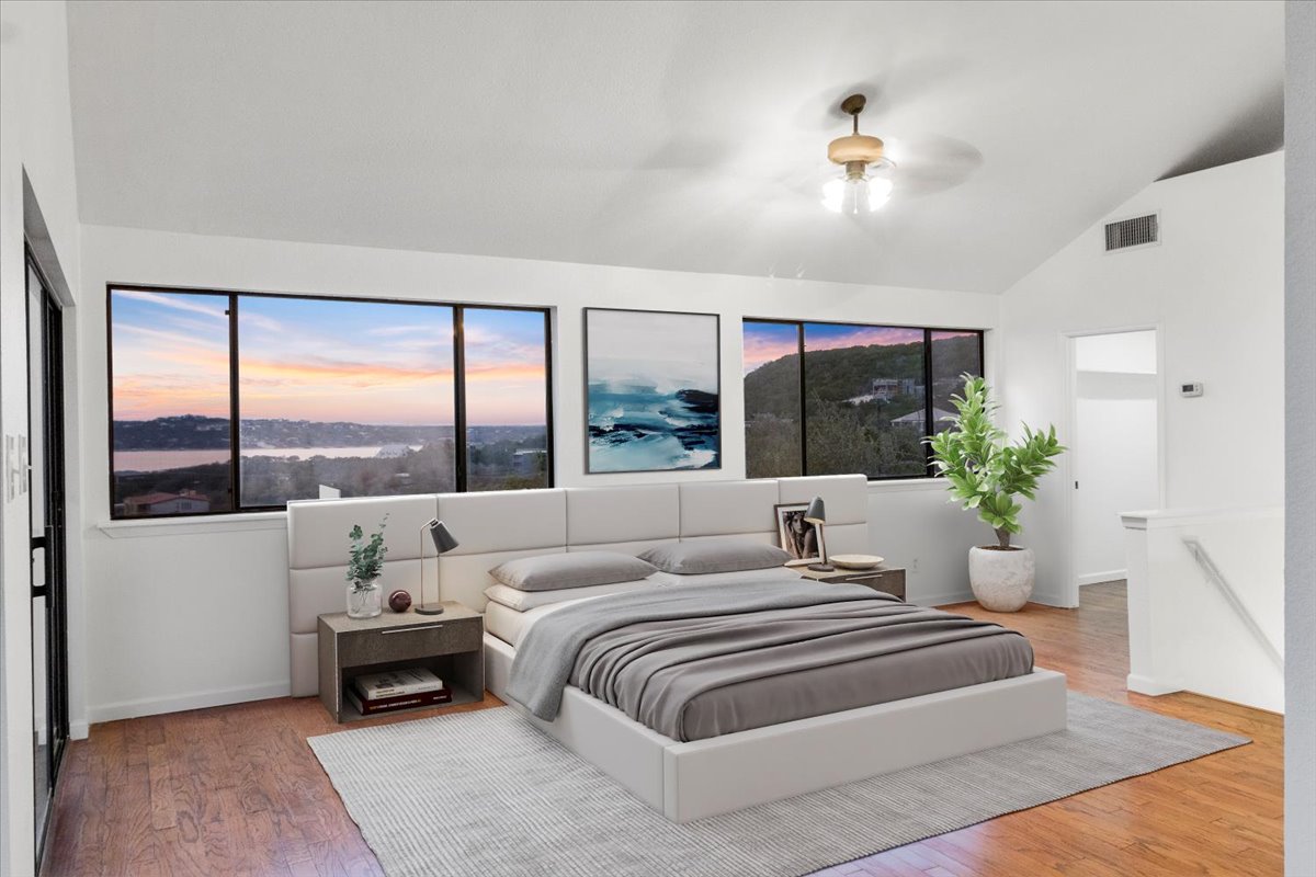 13816 Lakeview Drive Austin, TX 78732 - Photo 25 of 36 *Virtually Staged* The top floor is a spacious 3rd bedroom.