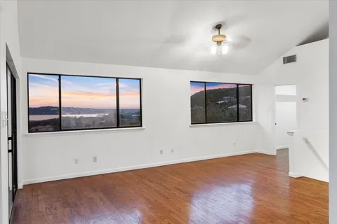 $929,999 | 13816 Lakeview Drive, Austin, TX 78732