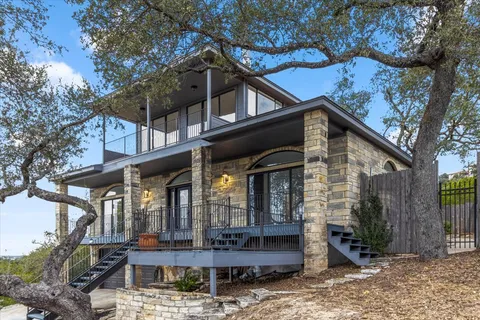 $929,999 | 13816 Lakeview Drive, Austin, TX 78732