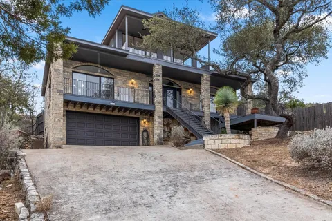 $929,999 | 13816 Lakeview Drive, Austin, TX 78732