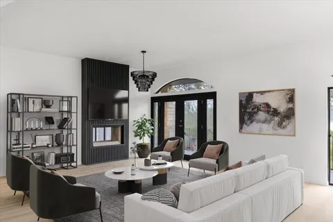 $929,999 | 13816 Lakeview Drive, Austin, TX 78732