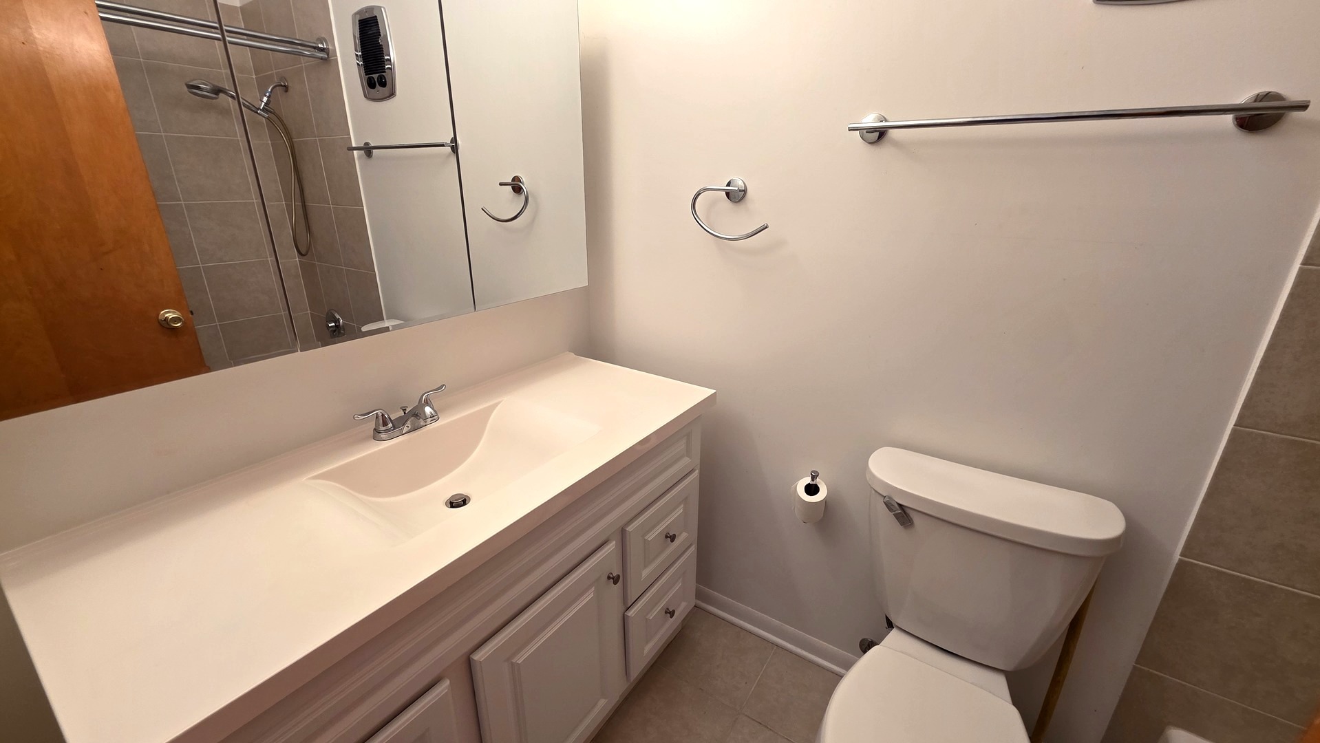9001 Golf Road, Unit 1B Des Plaines, IL 60016 - Photo 18 of 23 Gallery Image 18