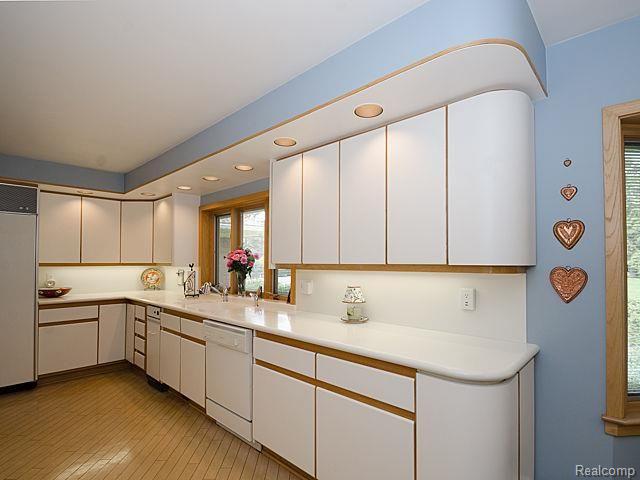 6435 Apple Orchard Lane Rochester Hills, MI 48306 - Photo 44 of 77