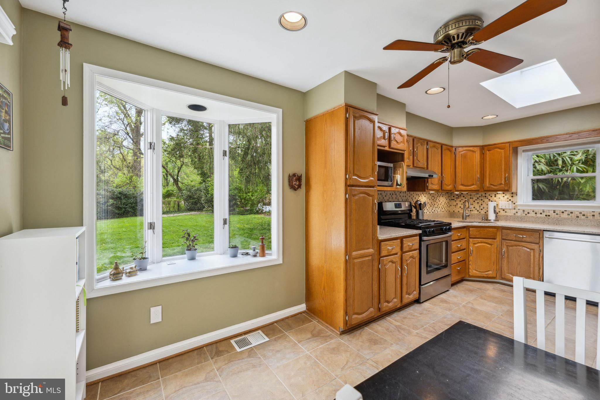 9304 Glenville Road Silver Spring, MD 20901 - Photo 12 of 35 Kitchen