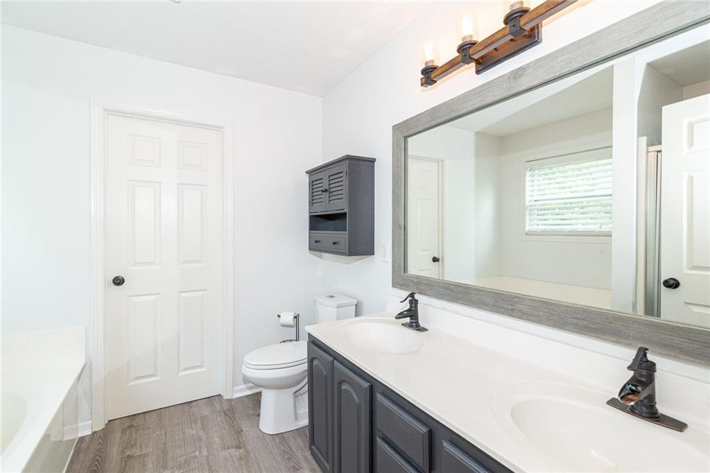 11444 Falling Water Way Fishers, IN 46037 - Photo 21 of 33 Gallery Image 21