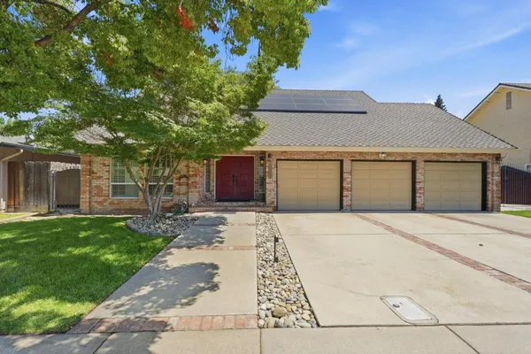 $630,000 | 3712 Drakeshire Drive, Modesto, CA 95356