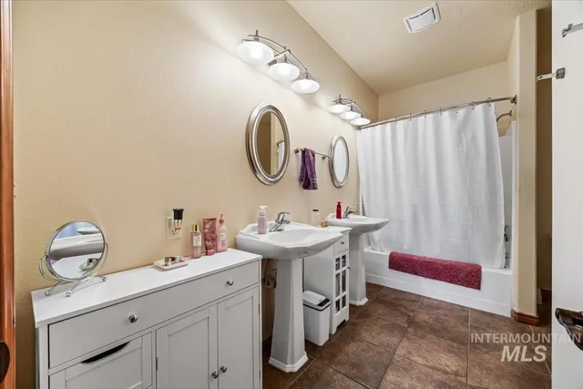 $749,000 | 1770 North 3rd Street, Nyssa, OR 97913