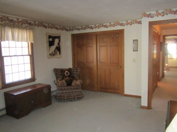 59 Whitewood Road Milford, MA 01757 - Photo 17 of 21 Gallery Image 17