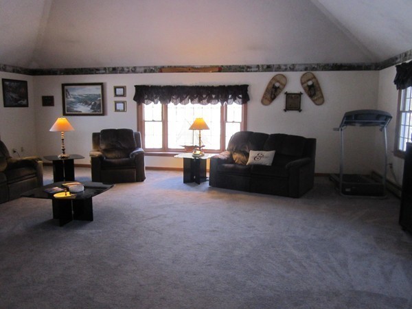 59 Whitewood Road Milford, MA 01757 - Photo 10 of 21 Gallery Image 10