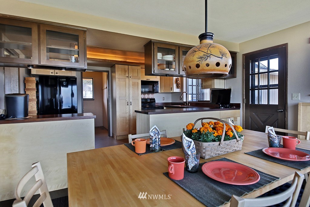 6575 Anderson Road Clinton, WA 98236 - Photo 11 of 40 Gallery Image 11