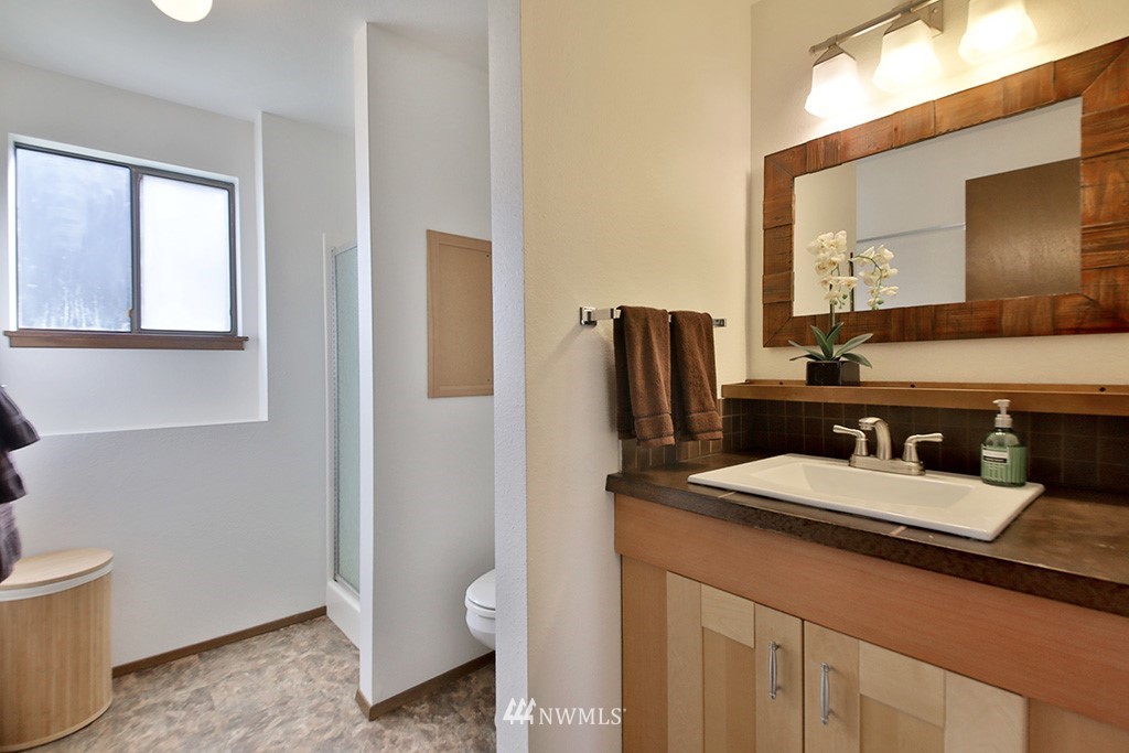 6575 Anderson Road Clinton, WA 98236 - Photo 22 of 40 Gallery Image 22
