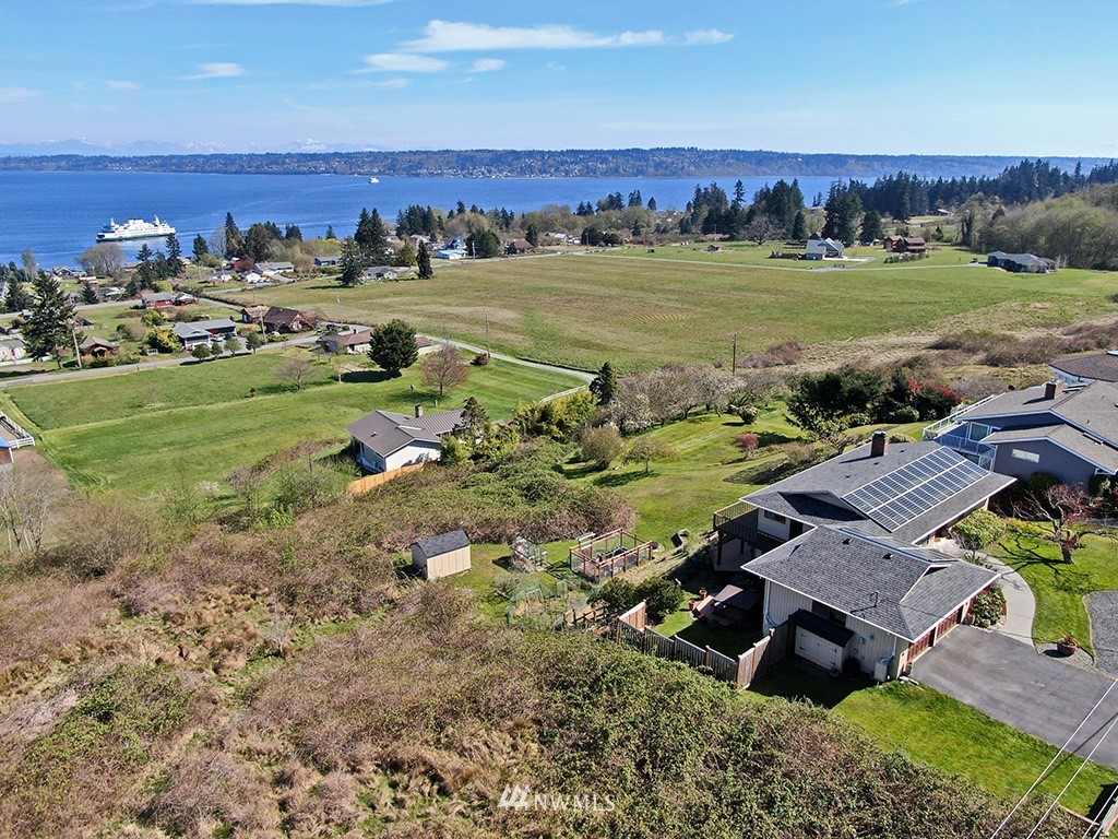 6575 Anderson Road Clinton, WA 98236 - Photo 30 of 40 Gallery Image 30