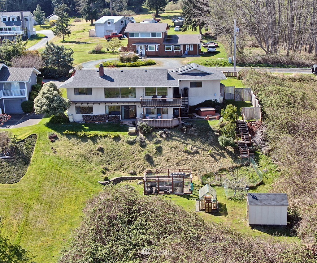 6575 Anderson Road Clinton, WA 98236 - Photo 32 of 40 Gallery Image 32