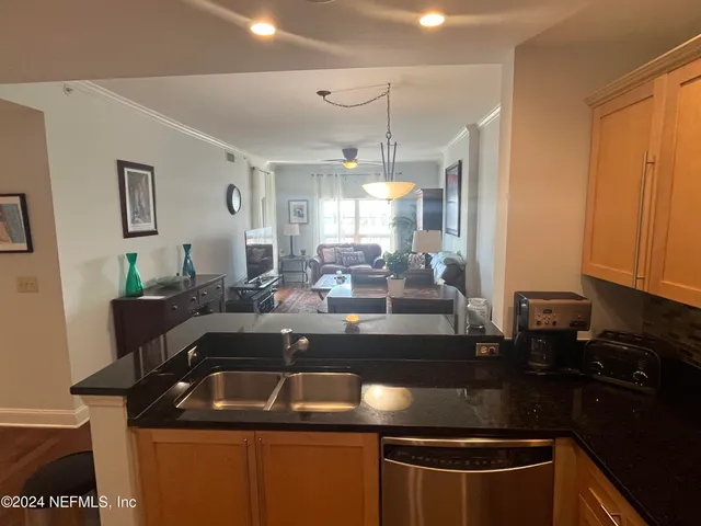 $2,550 | 400 East Bay Street, Unit 410, Jacksonville, FL 32202