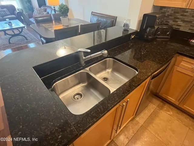 $2,550 | 400 East Bay Street, Unit 410, Jacksonville, FL 32202