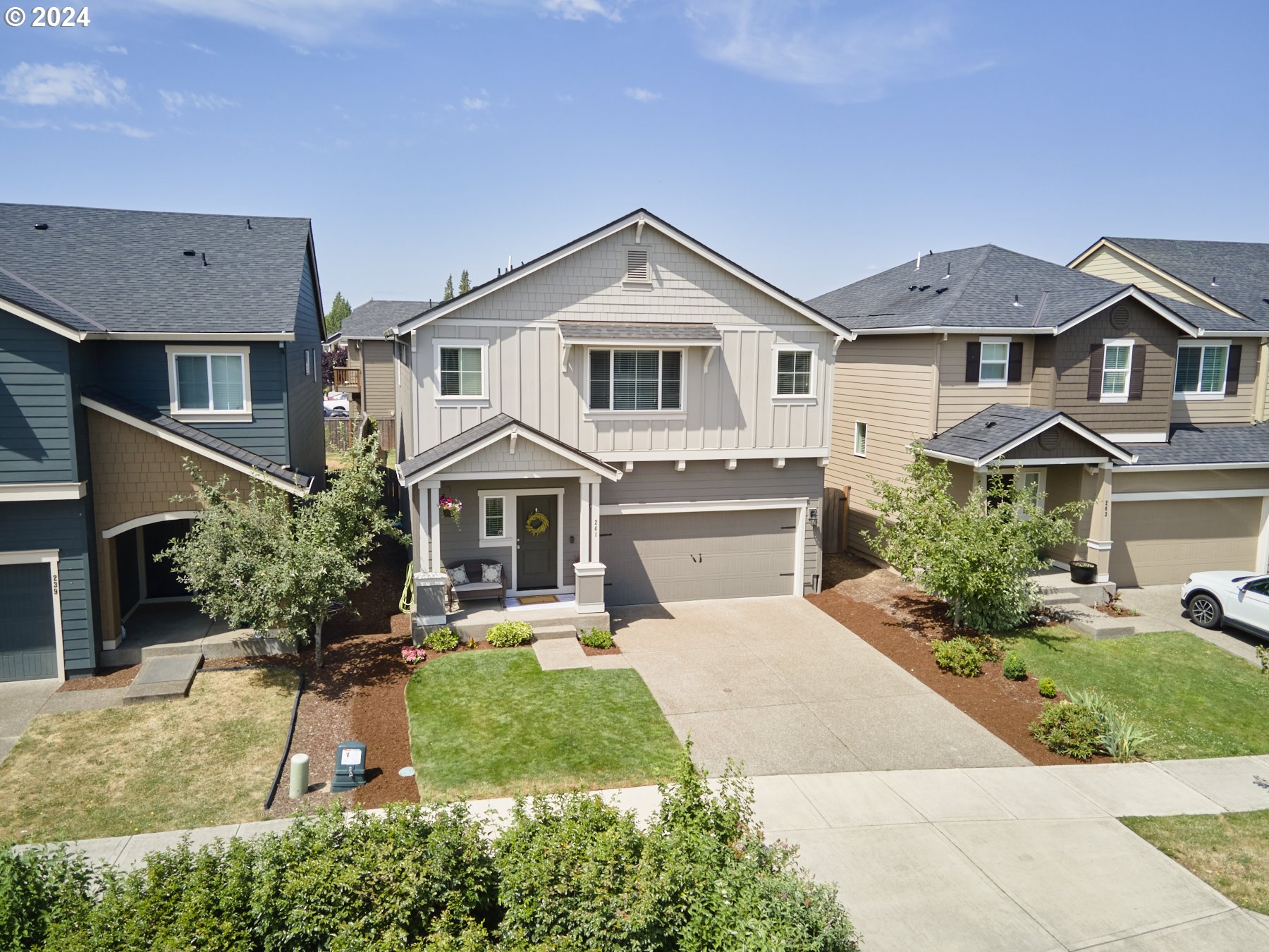 241 North 34th Court Ridgefield, WA 98642 - Photo 2 of 37