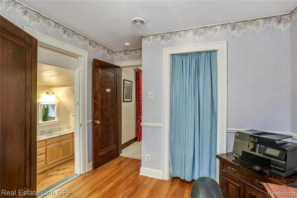 810 Barrington Road Grosse Pointe Park, MI 48230 - Photo 27 of 37