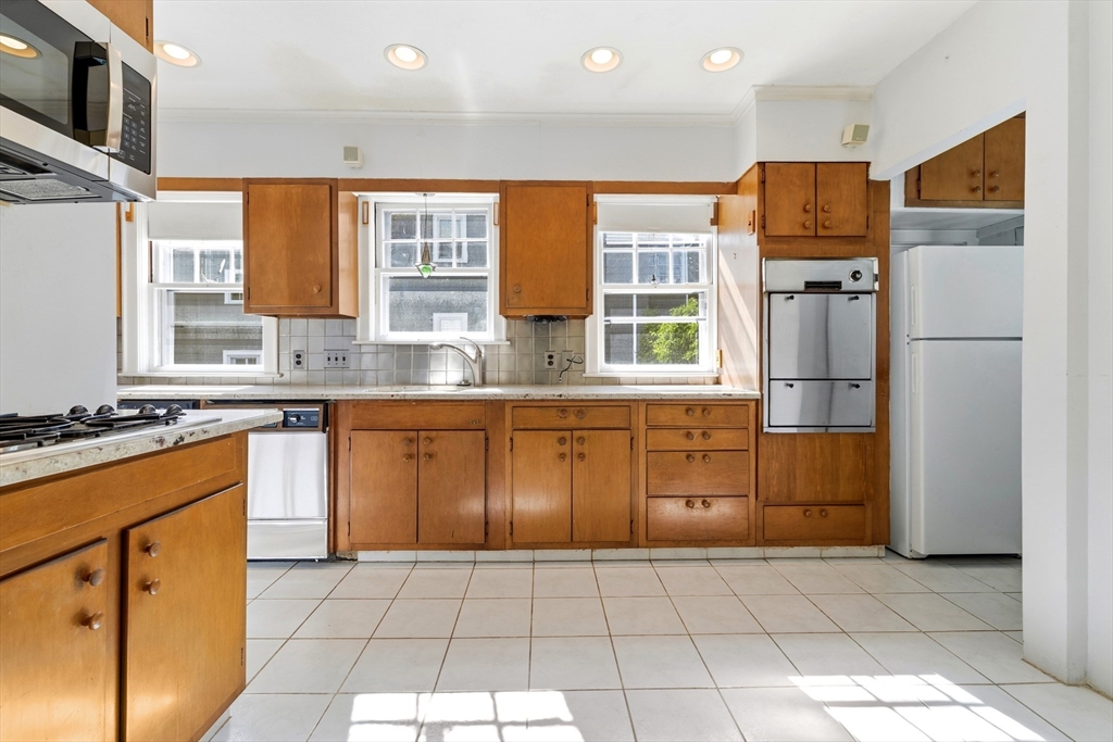 42-44 Choate Road Belmont, MA 02478 - Photo 10 of 40